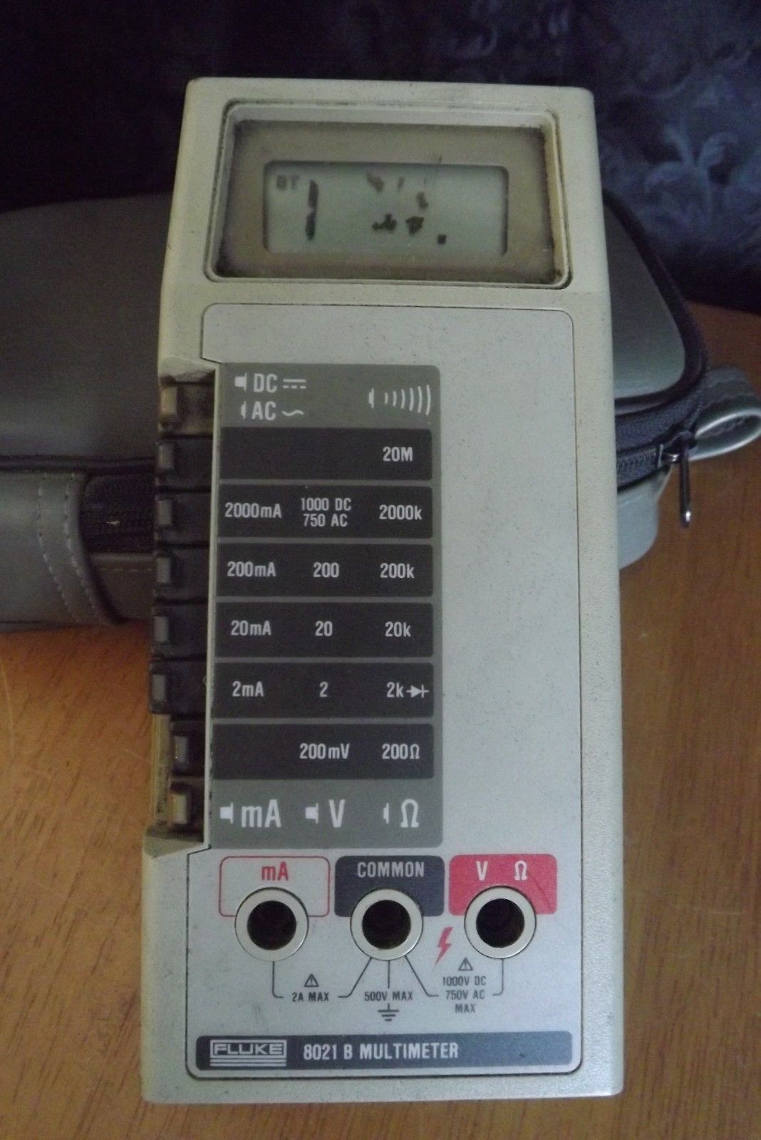 Fluke 8021B LCD Repair 2 Everybody Staze...